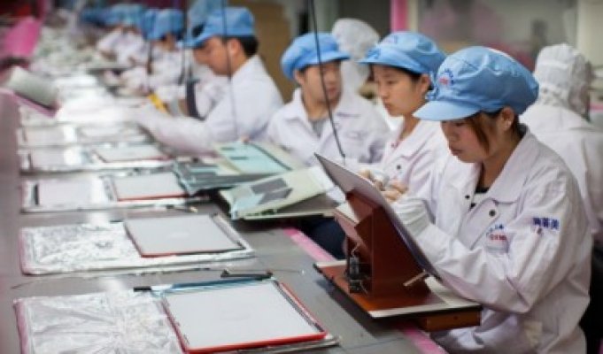 Apple a devenit, în premieră, lider pe piaţa telefoanelor mobile din SUA